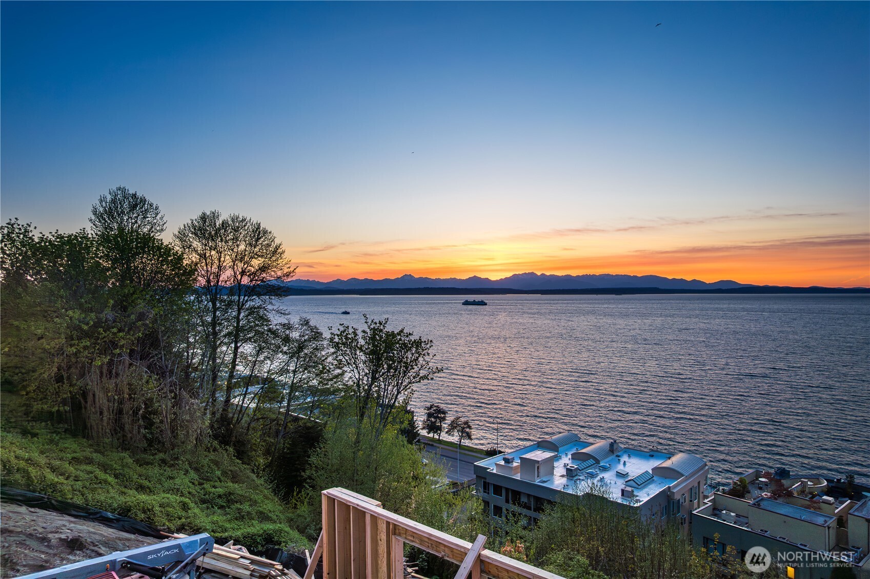 1017 California Lane Southwest Seattle, WA 98116 - Photo 14 of 19 a view of outdoor space and yard