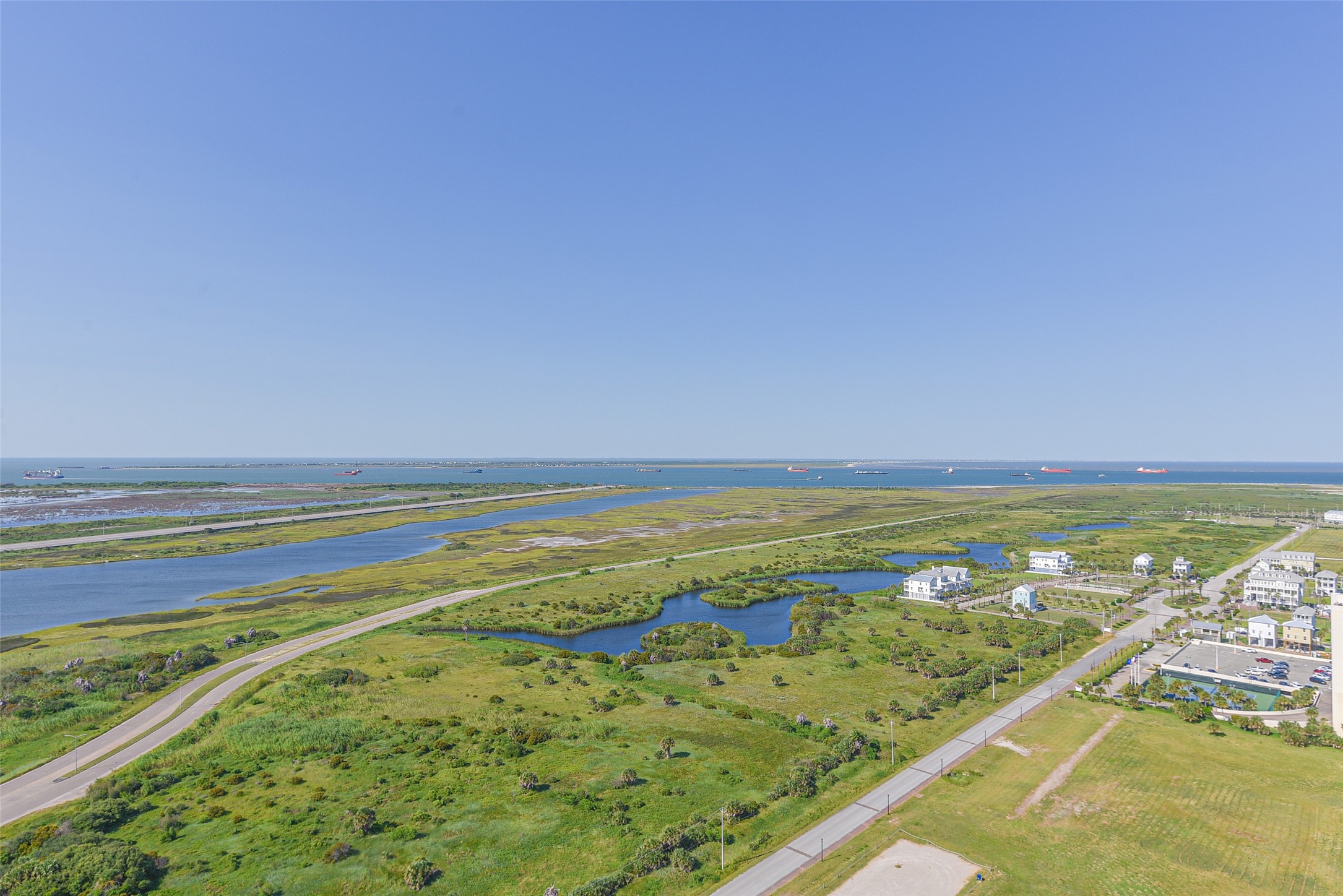 801 East Beach Drive, Unit TW2704 Galveston, TX 77550 - Photo 25 of 48 a view of an ocean and beach