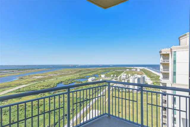 $8,500 | 801 East Beach Drive, Unit TW2704, Galveston, TX 77550