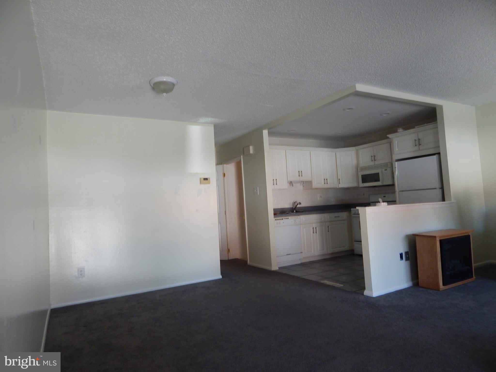 10805 Heflin Road Philadelphia, PA 19154 - Photo 7 of 13 Dining Area