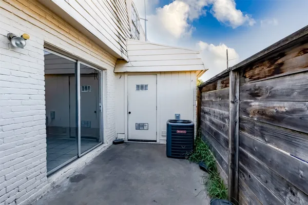 $1,200 | 2215 Mission Hill Drive, Unit 103, Austin, TX 78741