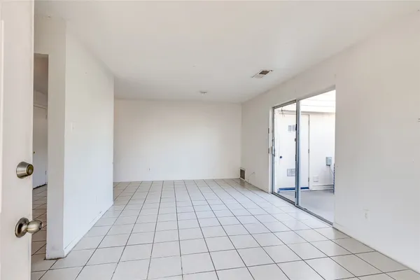 $1,200 | 2215 Mission Hill Drive, Unit 103, Austin, TX 78741