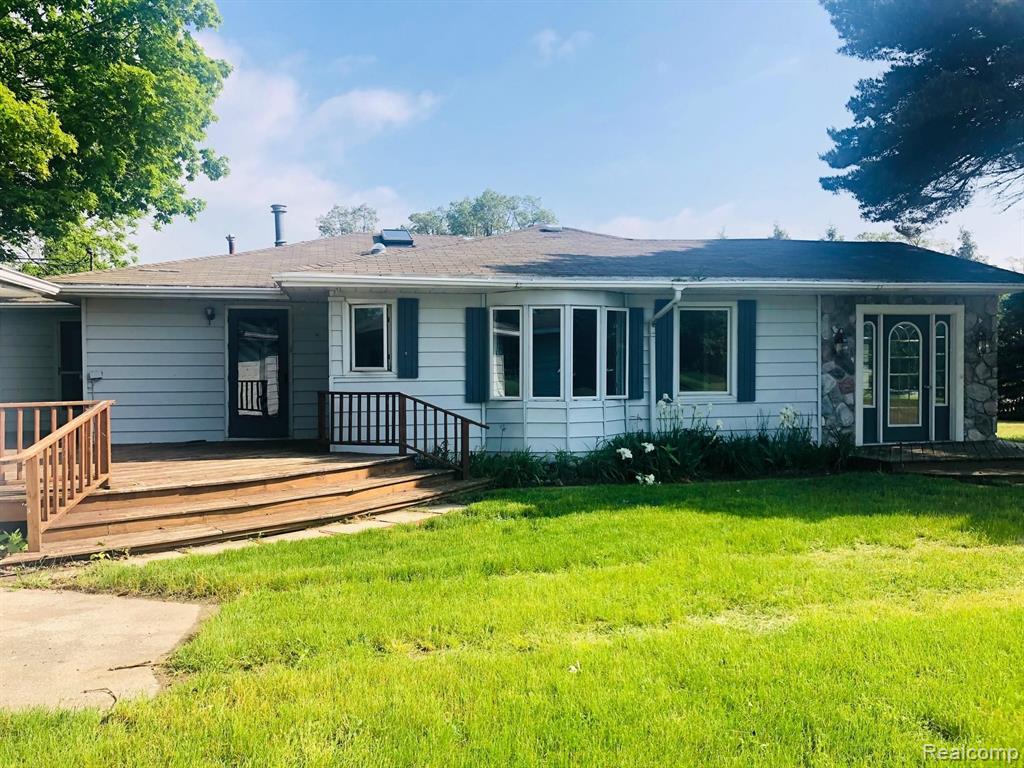 4045 Lakeshore Road Deckerville, MI 48427 - Photo 6 of 18