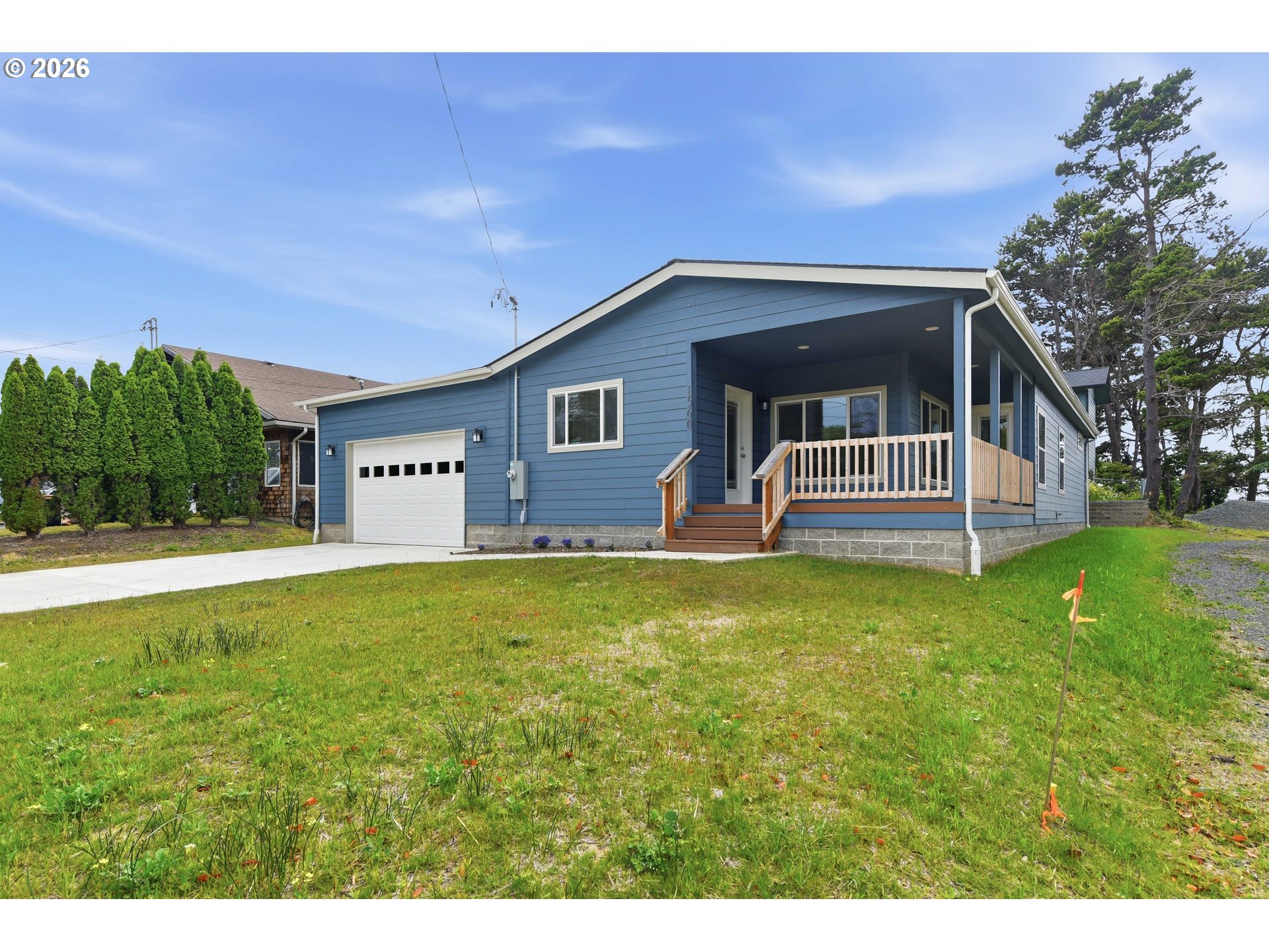 1560 Monroe Street North Bend, OR 97459 - Photo 2 of 36