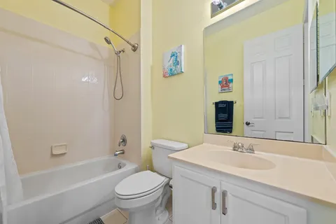 $319,000 | 580 Pacific Grove Drive, Unit 3, West Palm Beach, FL 33401