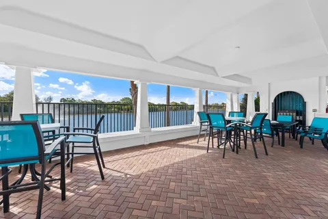 $319,000 | 580 Pacific Grove Drive, Unit 3, West Palm Beach, FL 33401