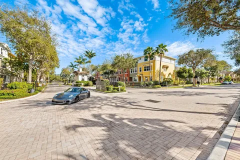 $319,000 | 580 Pacific Grove Drive, Unit 3, West Palm Beach, FL 33401