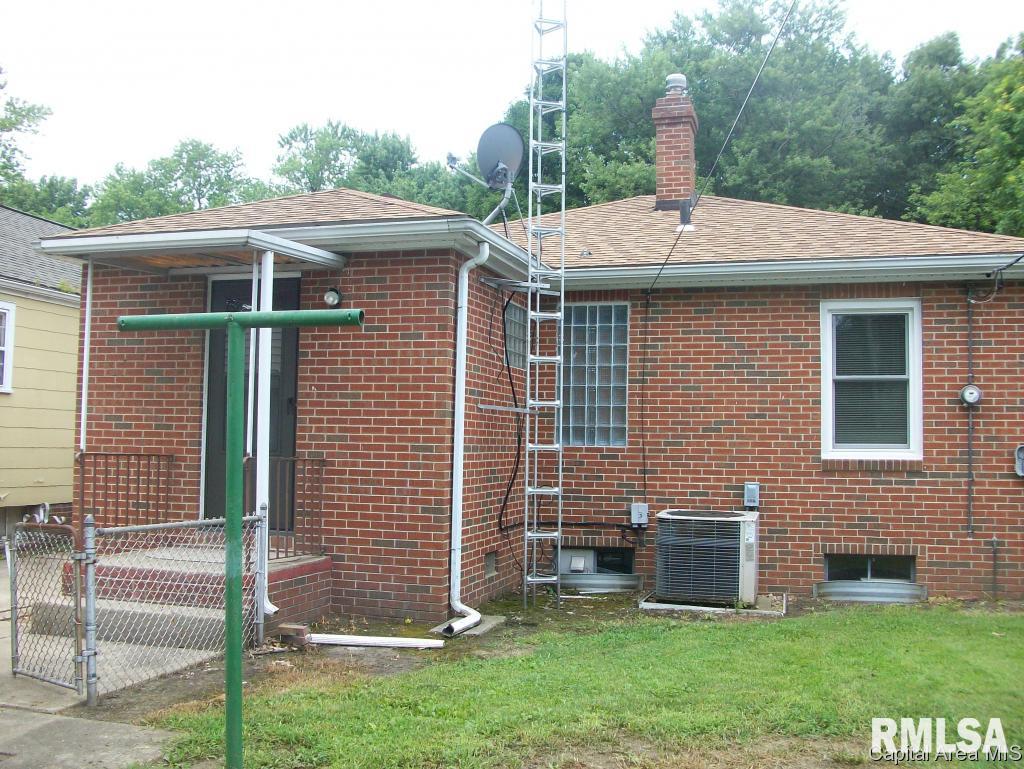 2320 South 13th Street Springfield, IL 62703 - Photo 6 of 8