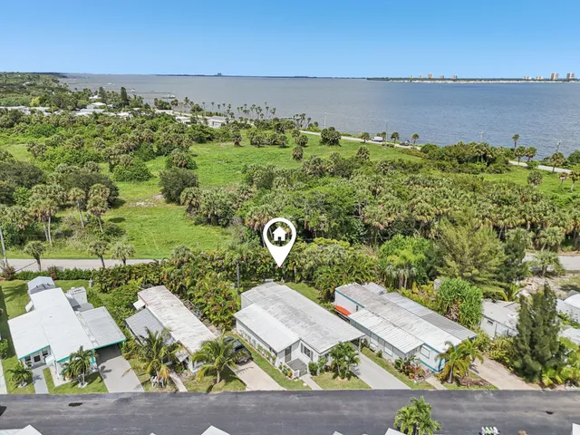 $139,900 | 4756 Northeast Blue Heron Lane, Jensen Beach, FL 34957