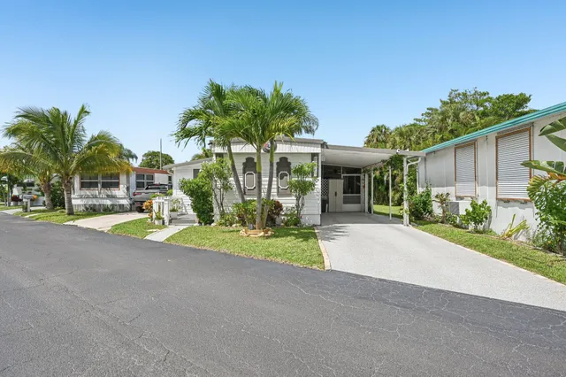 $139,900 | 4756 Northeast Blue Heron Lane, Jensen Beach, FL 34957