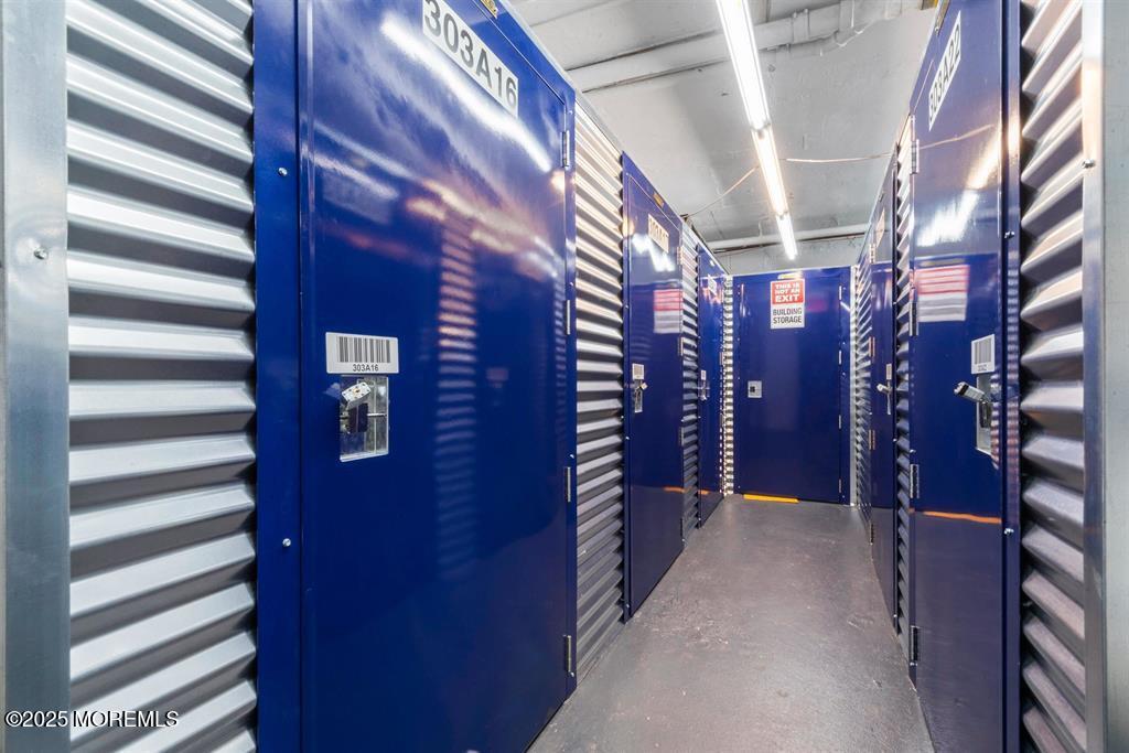 1225 John F. Kennedy Boulevard, Unit 8I Bayonne, NJ 07002 - Photo 18 of 18 a view of entryway