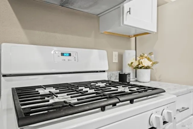 $1,500,000 | 13240 Highway 101, Hopland, CA 95449