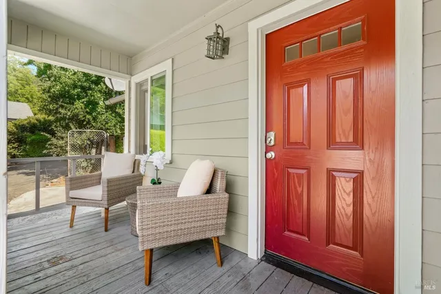 $1,500,000 | 13240 Highway 101, Hopland, CA 95449