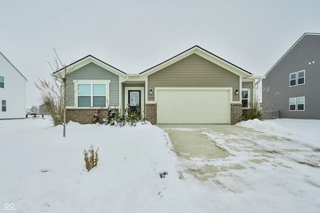 $349,900 | 6875 Orchard Run Circle, Whitestown, IN 46075