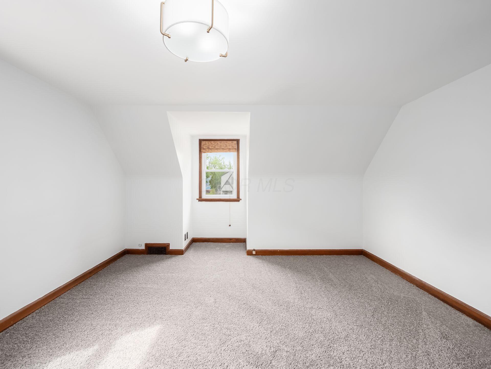 519 East Torrence Road Columbus, OH 43214 - Photo 39 of 64 035_36a1_A 519 E Torrence 067