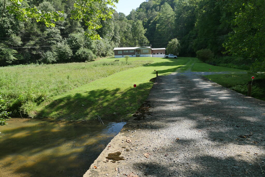 4163 Lick Creek Road Birchleaf, VA 24220 - Photo 9 of 86 Gallery Image 9