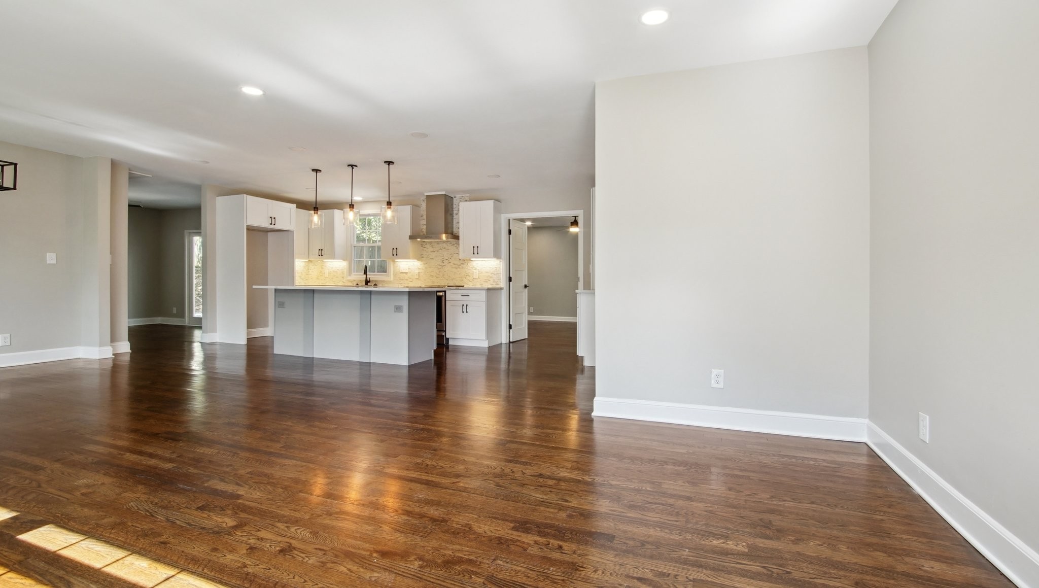 608 Hogan Road Nashville, TN 37220 - Photo 4 of 18 Gallery Image 4
