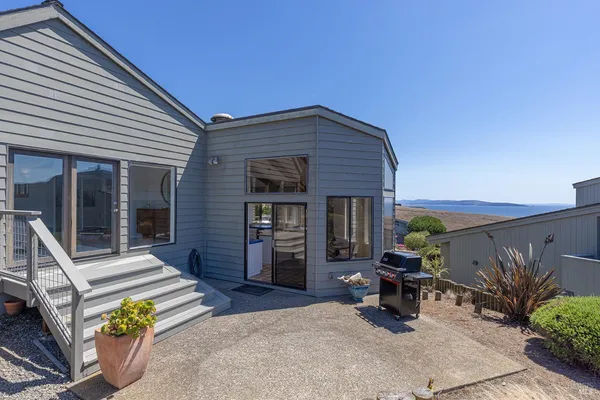$2,095,000 | 20178 Osprey Drive, Bodega Bay, CA 94923