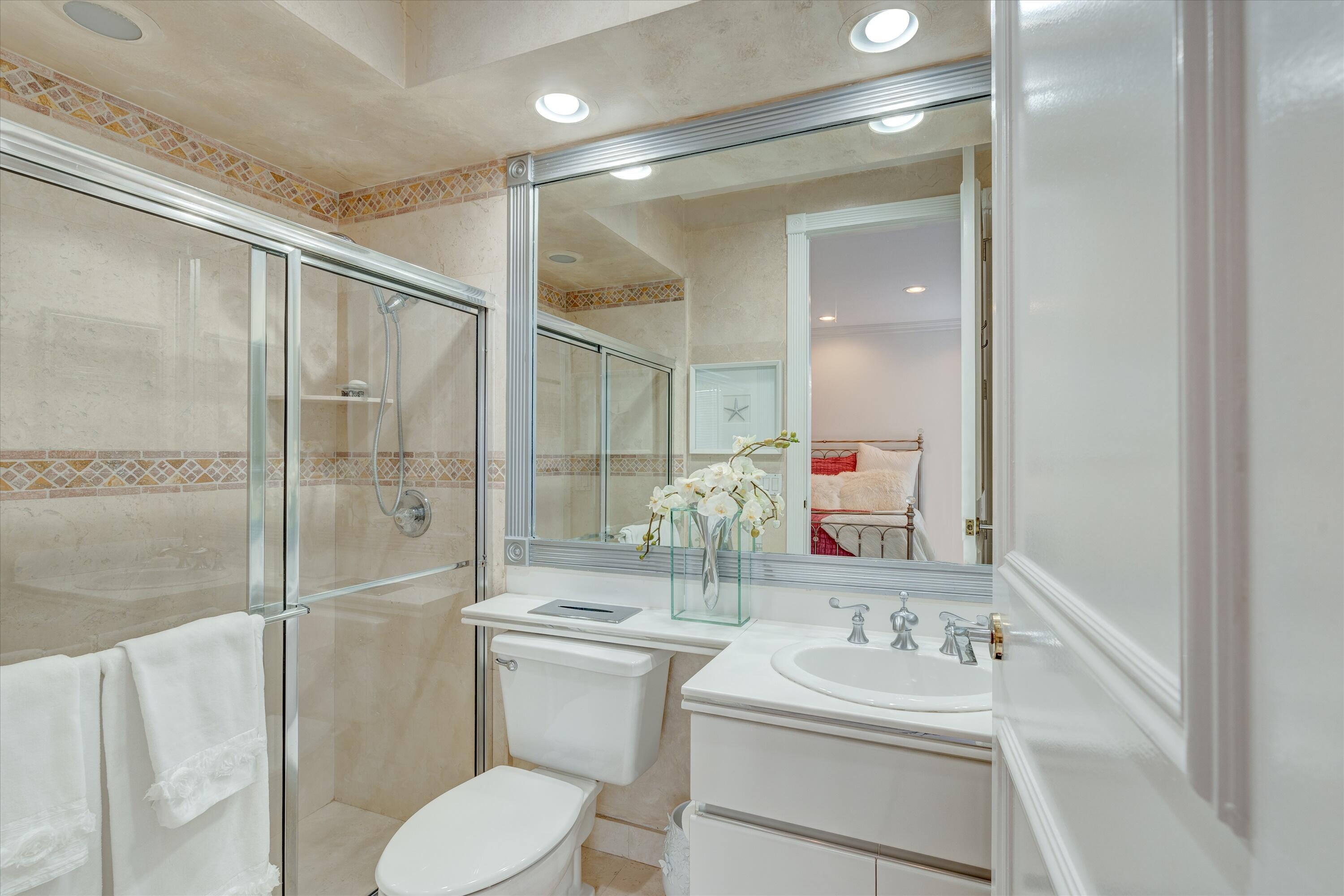 5352 Ascot Bend Road Boca Raton, FL 33496 - Photo 18 of 24 2nd Bathroom