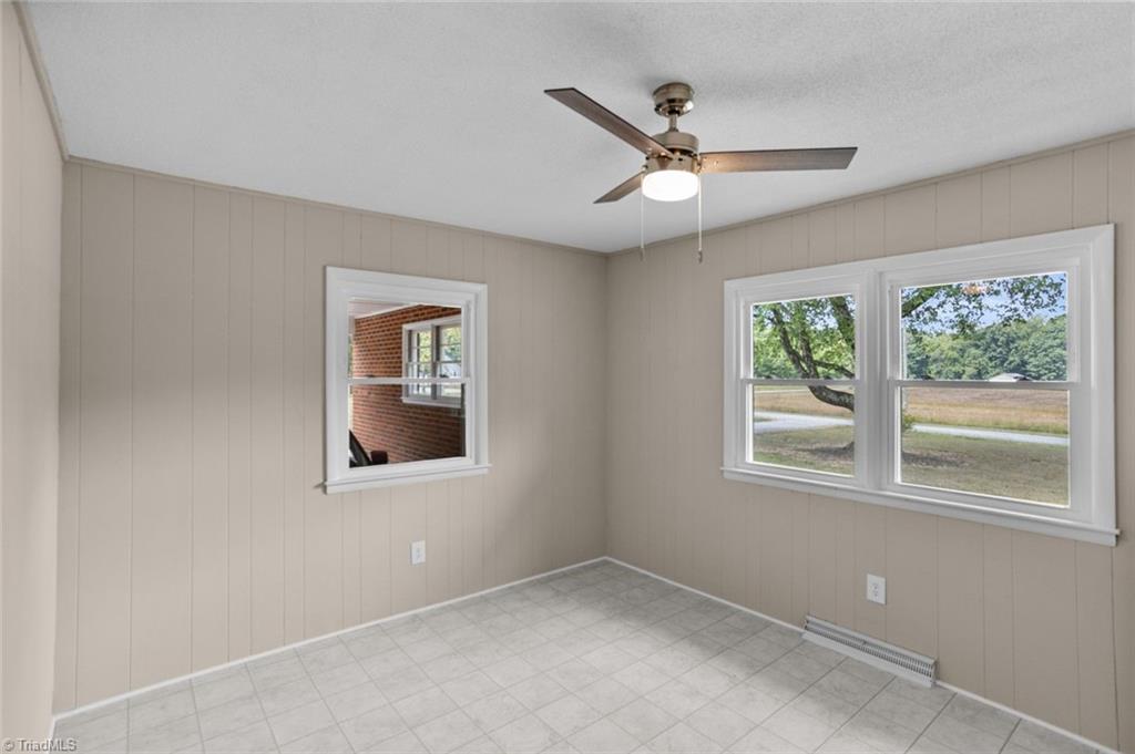 9771 Woodruff Road Kernersville, NC 27284 - Photo 15 of 46 Potential office/flex/dining space!