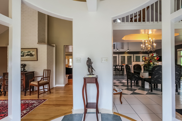 6 Aintree Road St. Charles, IL 60174 - Photo 3 of 59