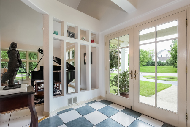 6 Aintree Road St. Charles, IL 60174 - Photo 4 of 59