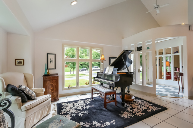6 Aintree Road St. Charles, IL 60174 - Photo 5 of 59