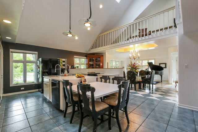 6 Aintree Road St. Charles, IL 60174 - Photo 10 of 59