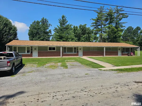 $225,000 | 105-109 North Sunny Slope Street, West Frankfort, IL 62896