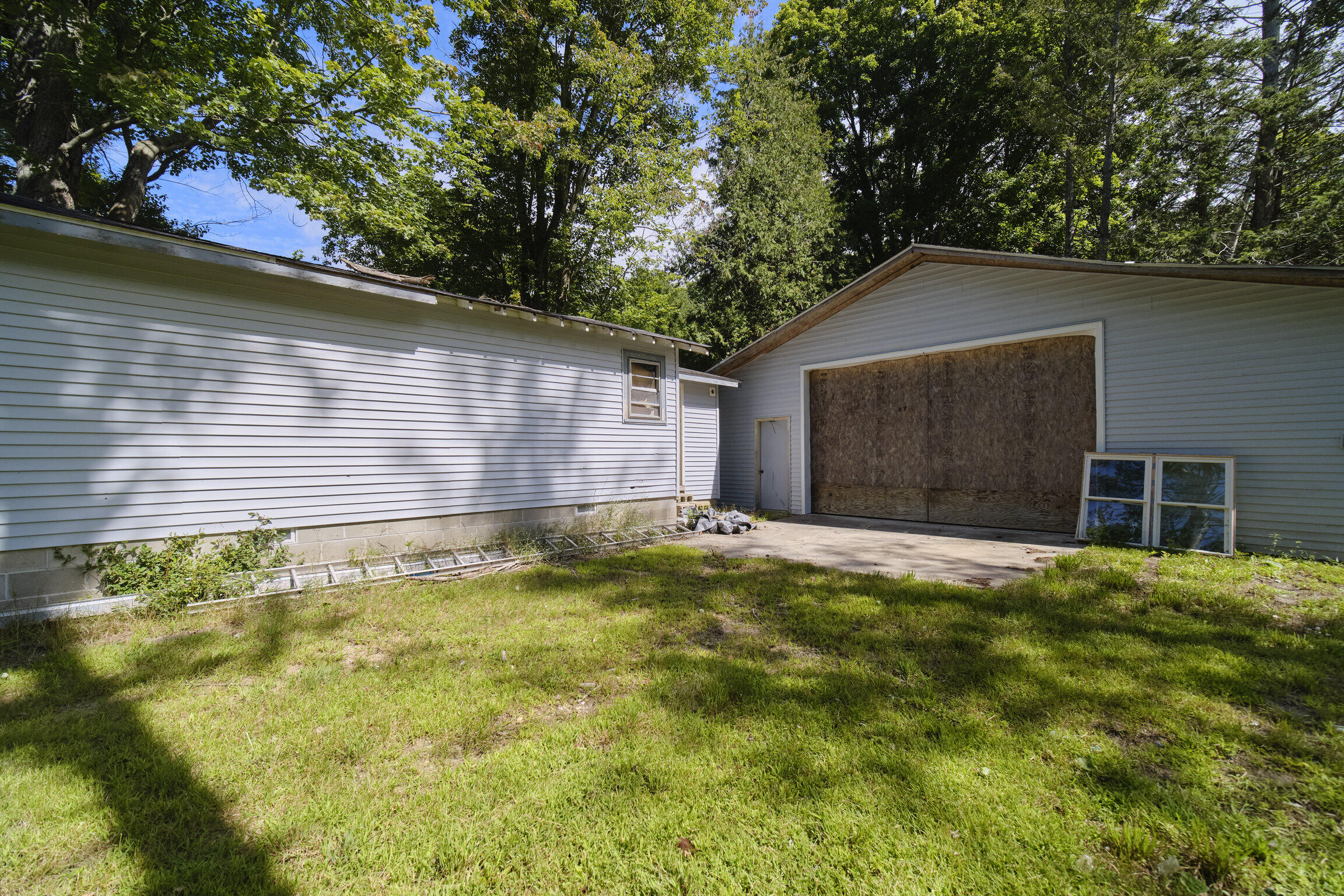 6665 Lakeshore Road Manistee, MI 49660 - Photo 43 of 50 Pole Barn & Cabin