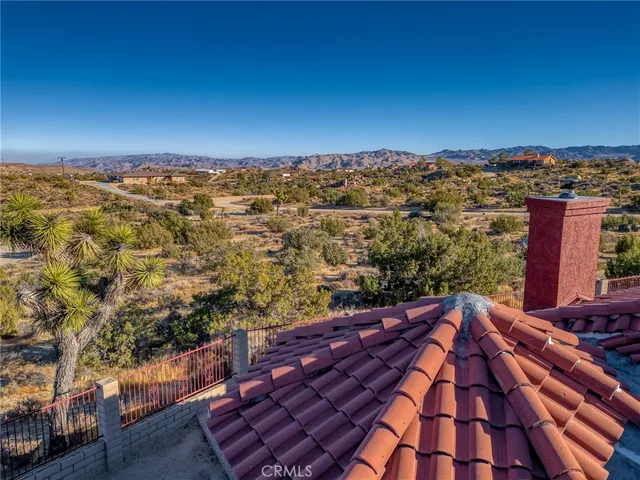 a view of a terrace with a outdoor space