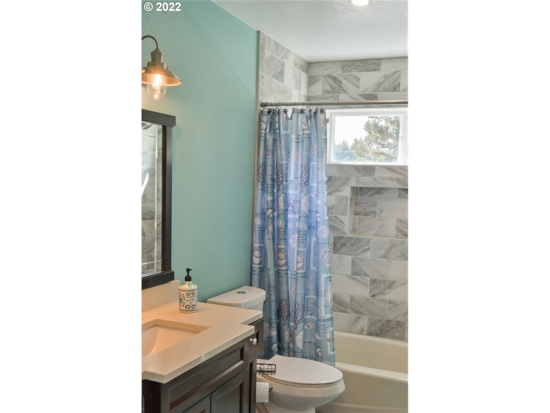3640 Beach Loop Road Bandon, OR 97411 - Photo 11 of 26 Bathroom