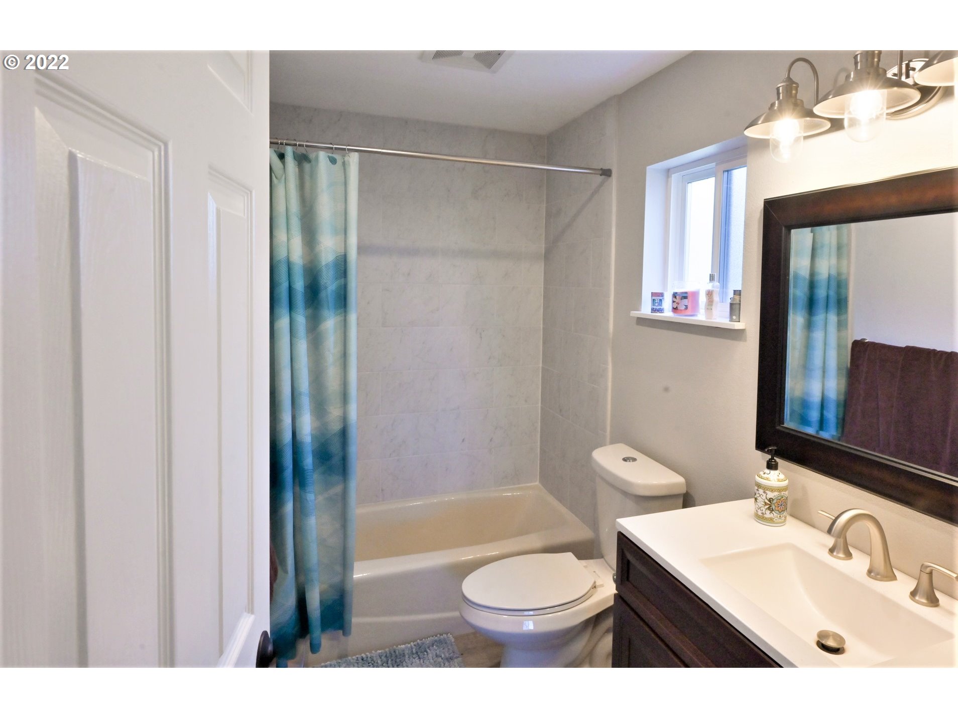 3640 Beach Loop Road Bandon, OR 97411 - Photo 18 of 26 Bathroom, Attached