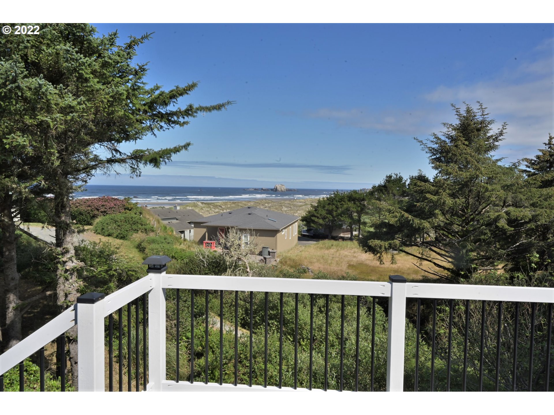 3640 Beach Loop Road Bandon, OR 97411 - Photo 21 of 26 Deck
