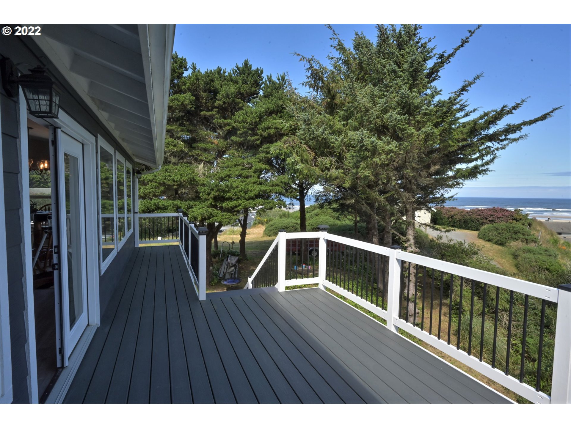 3640 Beach Loop Road Bandon, OR 97411 - Photo 22 of 26 Deck