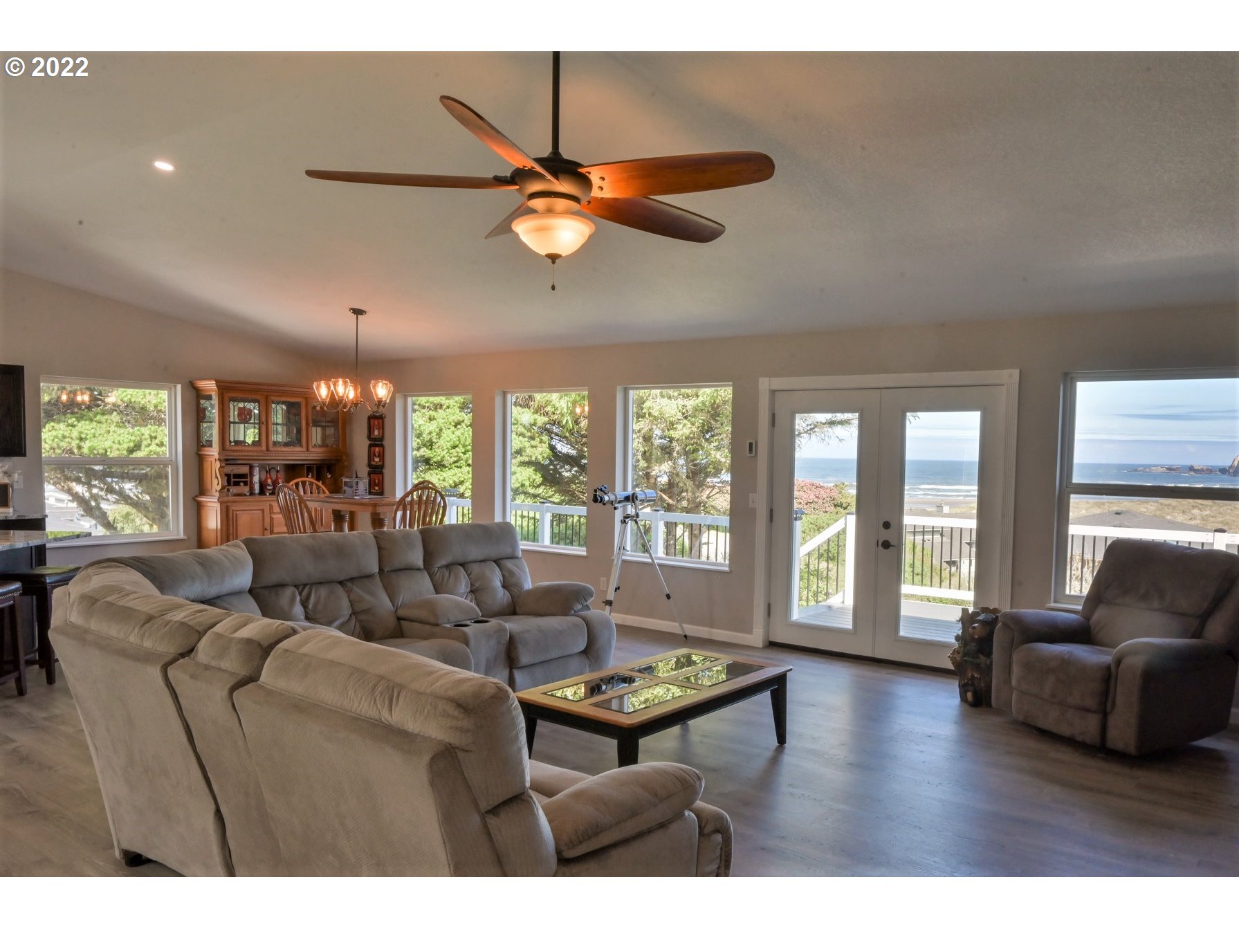 3640 Beach Loop Road Bandon, OR 97411 - Photo 4 of 26 Living Room/Dining Room