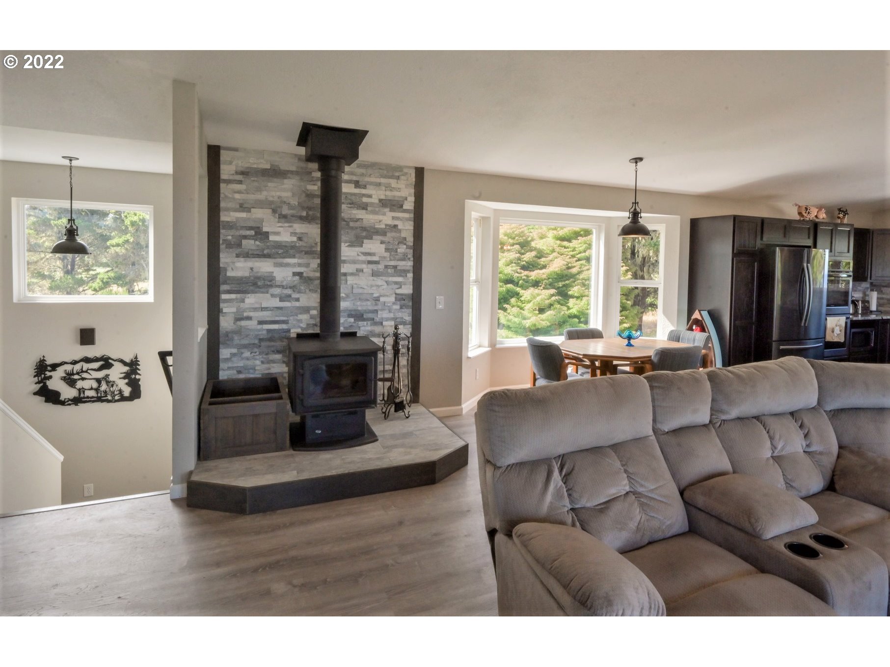 3640 Beach Loop Road Bandon, OR 97411 - Photo 6 of 26 Living Room/Dining Room