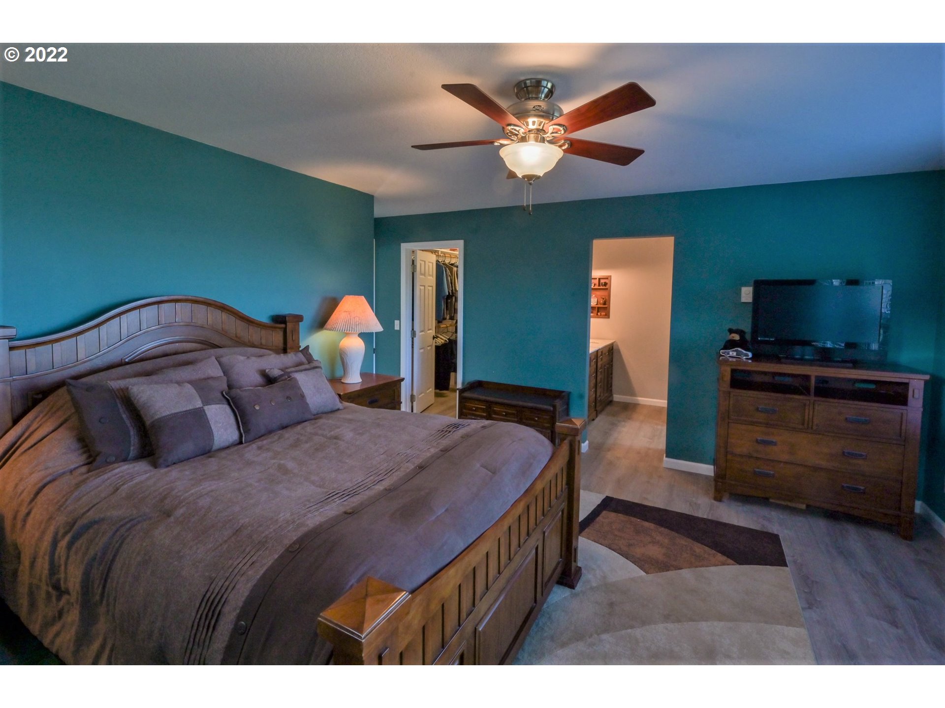 3640 Beach Loop Road Bandon, OR 97411 - Photo 9 of 26 Owner's Suite Bedroom