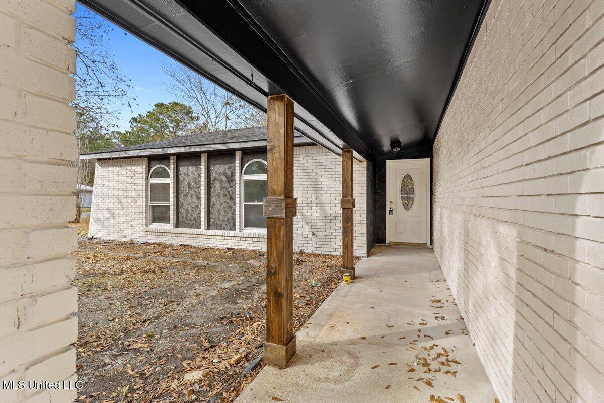 8700 Martin Bluff Road Gautier, MS 39553 - Photo 3 of 26 Front Entance