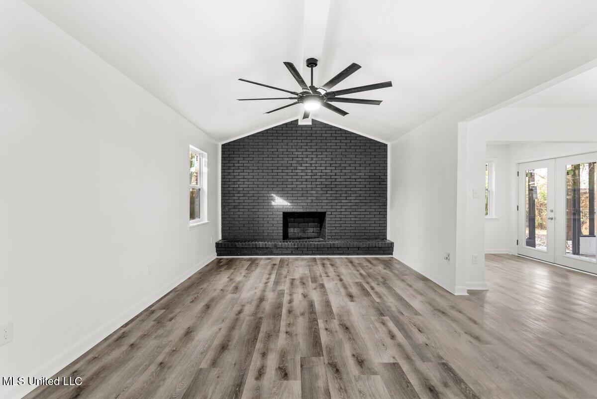 8700 Martin Bluff Road Gautier, MS 39553 - Photo 4 of 26 Living Room
