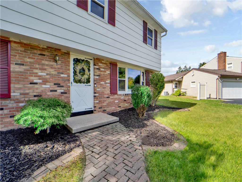 7 Winnermere Circle Perinton, NY 14450 - Photo 3 of 36