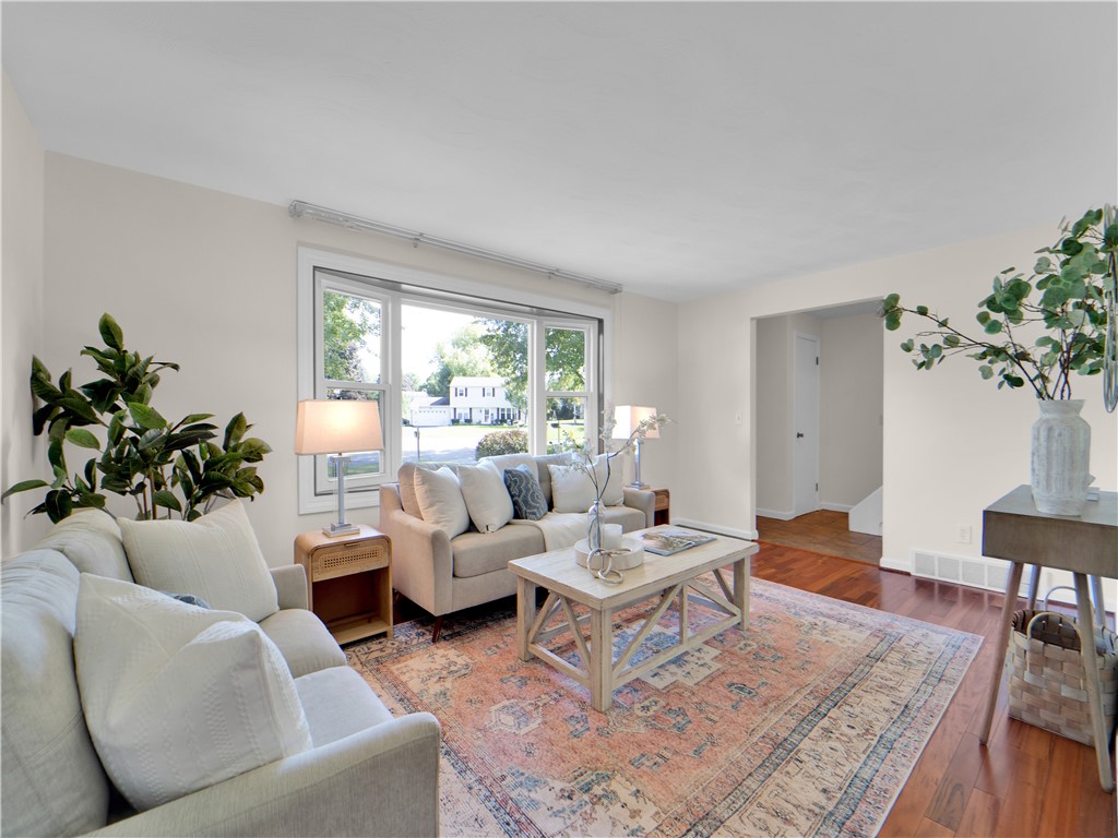 7 Winnermere Circle Perinton, NY 14450 - Photo 4 of 36