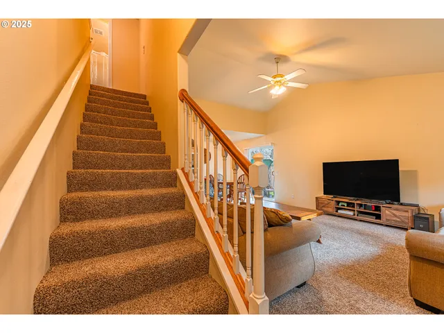 $275,000 | 769 River Road, Eugene, OR 97404