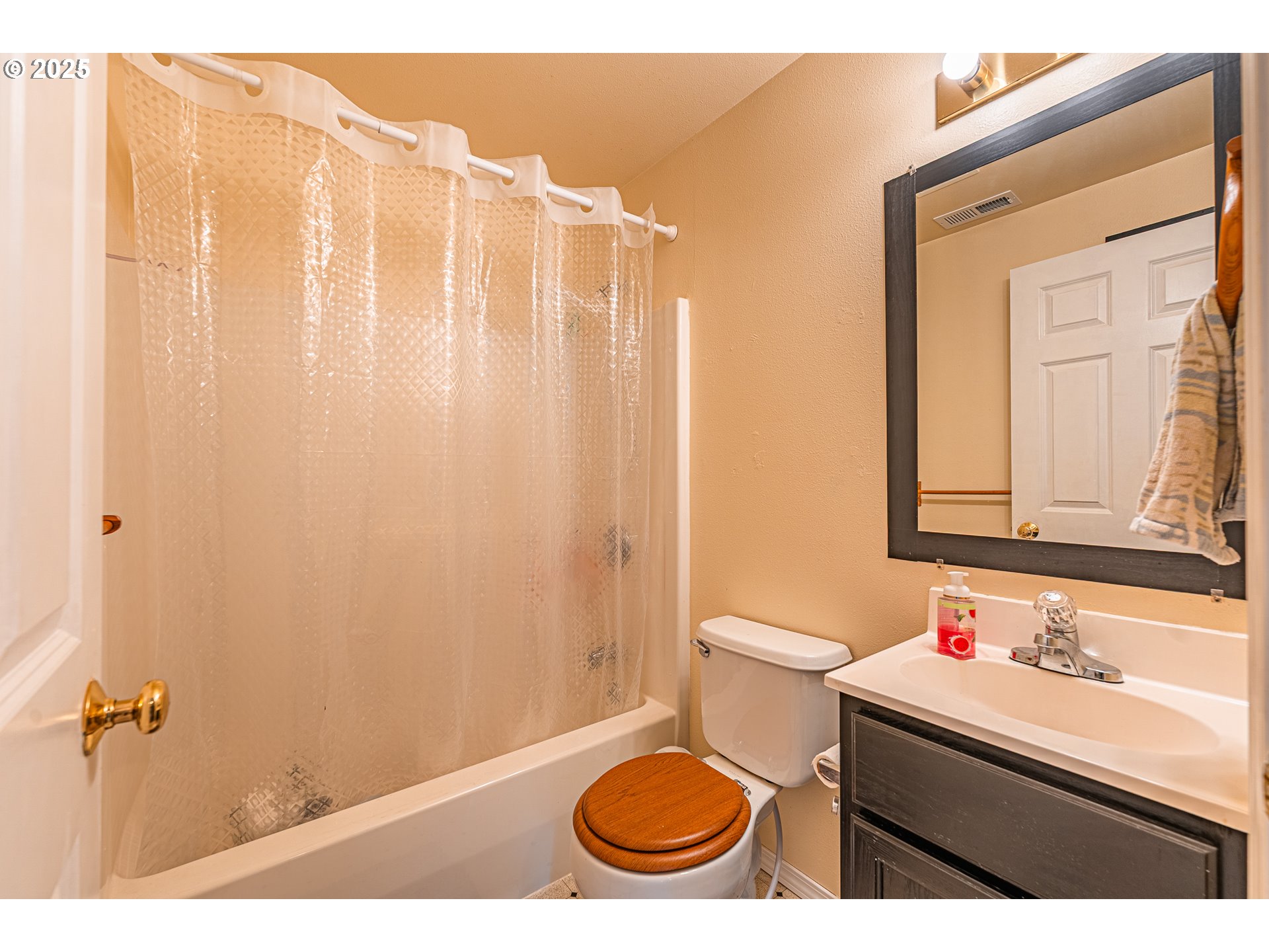 769 River Road Eugene, OR 97404 - Photo 18 of 23 Gallery Image 18