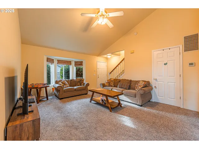 $275,000 | 769 River Road, Eugene, OR 97404