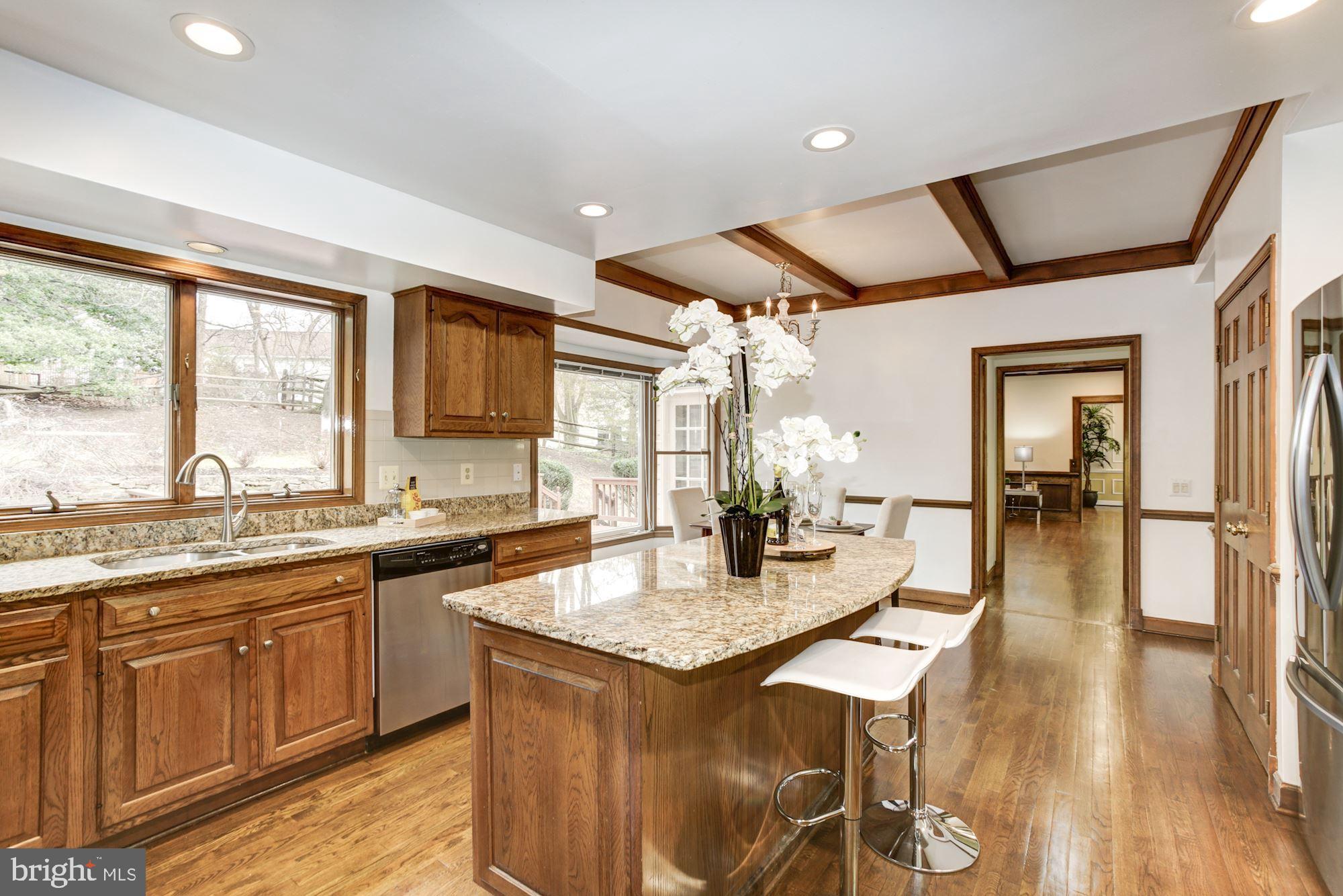10505 Gainsborough Road Potomac, MD 20854 - Photo 11 of 35