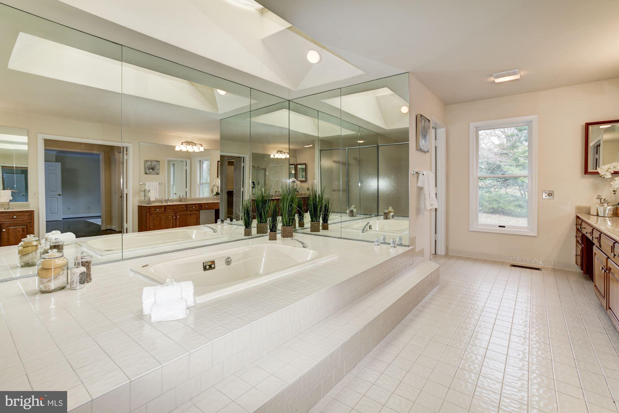 10505 Gainsborough Road Potomac, MD 20854 - Photo 20 of 35