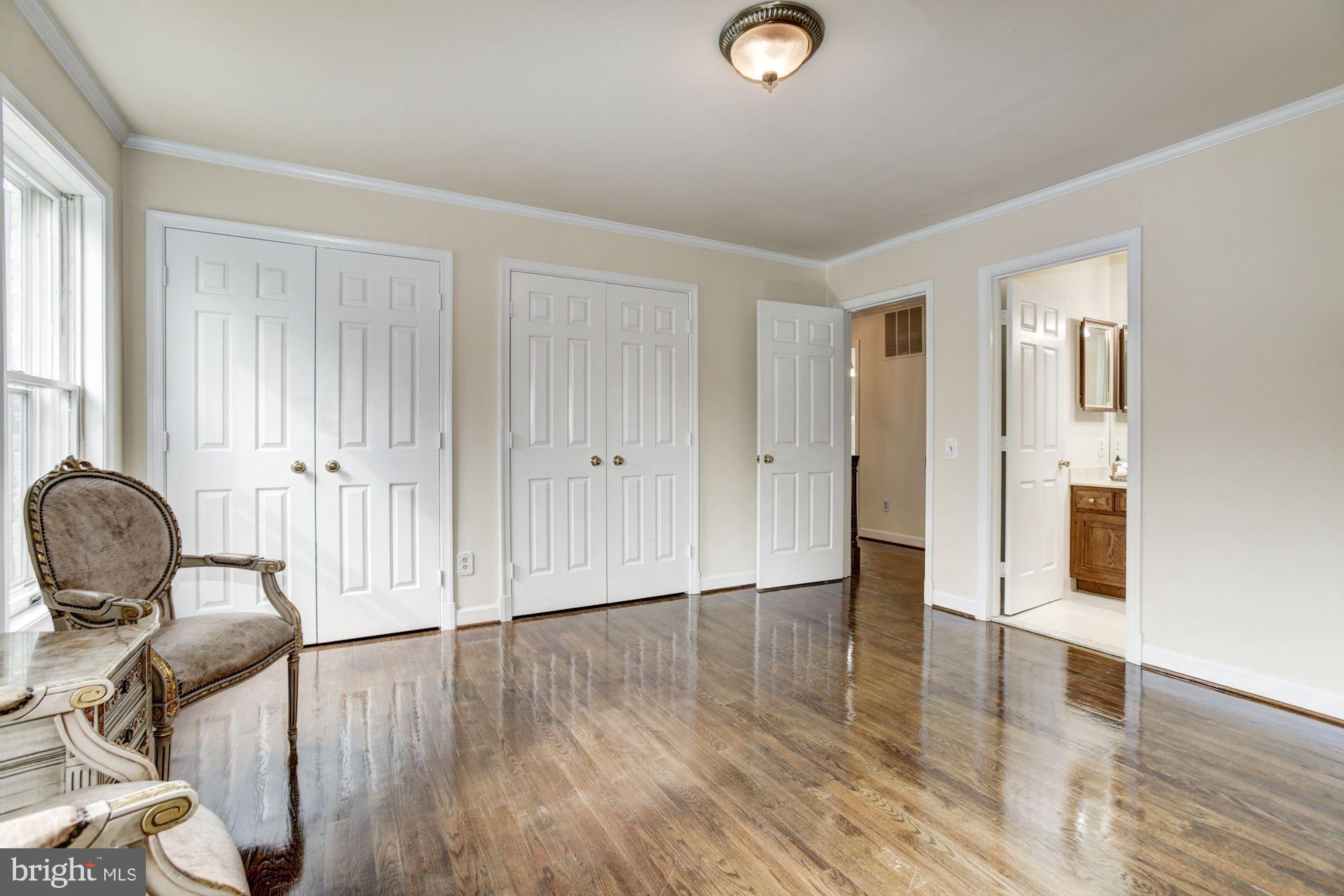 10505 Gainsborough Road Potomac, MD 20854 - Photo 23 of 35