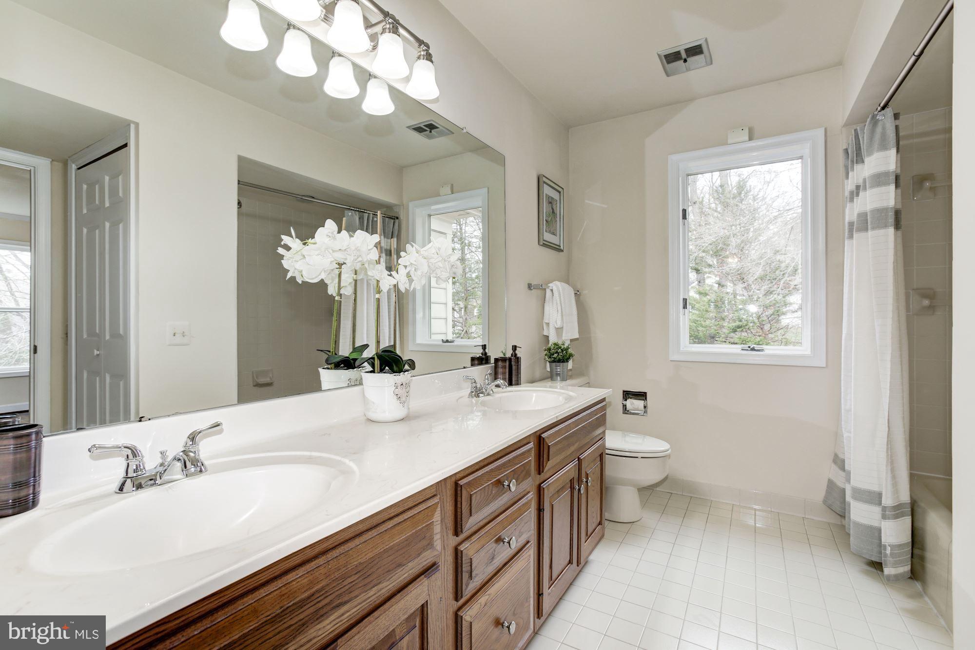10505 Gainsborough Road Potomac, MD 20854 - Photo 26 of 35