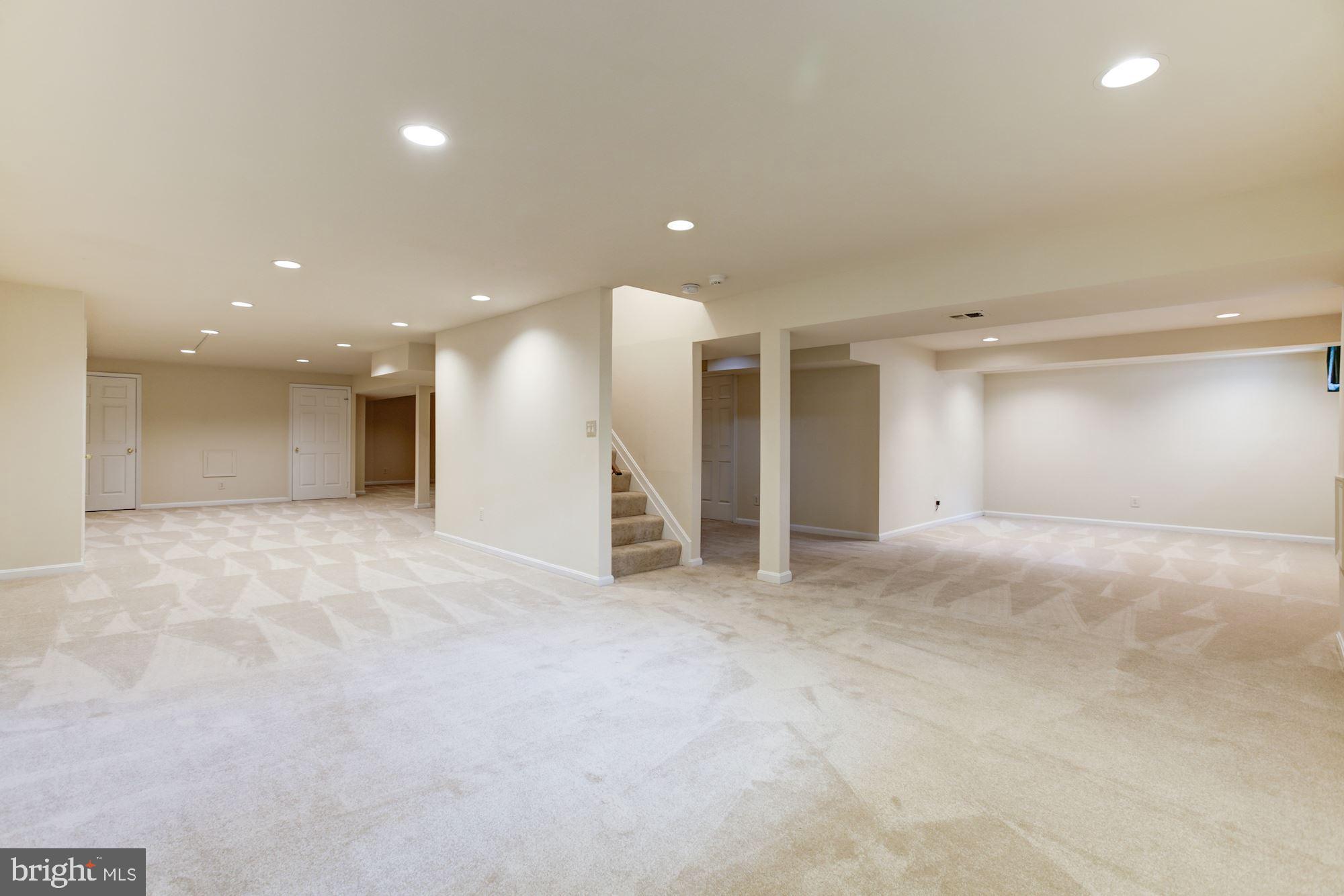 10505 Gainsborough Road Potomac, MD 20854 - Photo 28 of 35